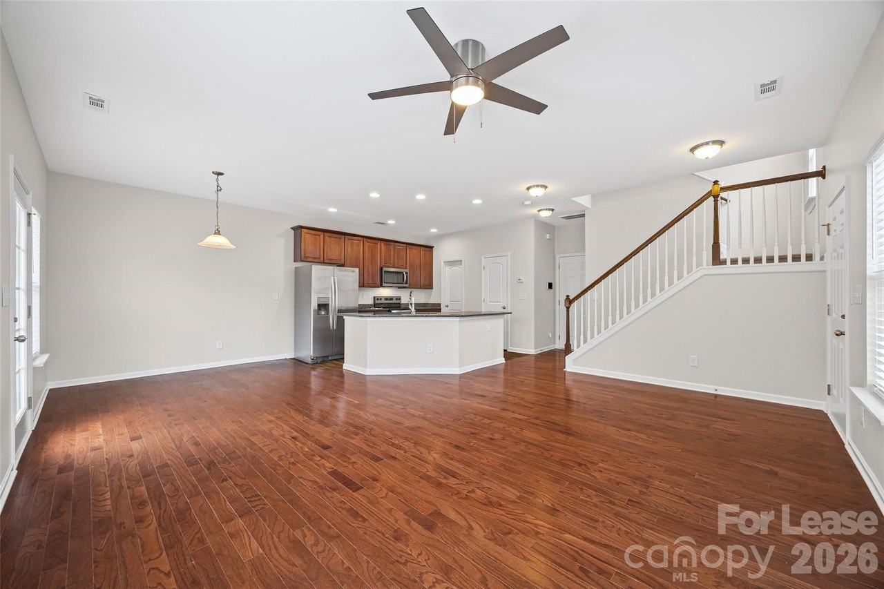 7333 Adare Mews Rd - Photo 5 of 32