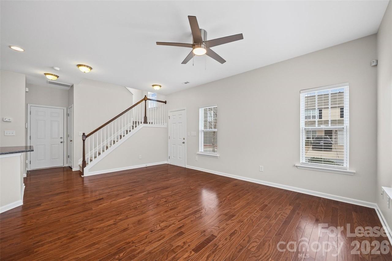 7333 Adare Mews Rd - Photo 6 of 32