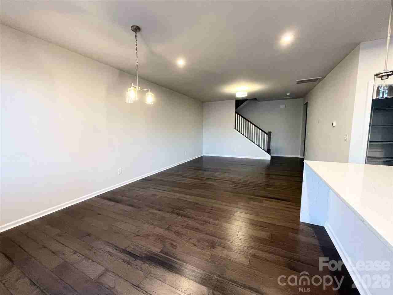 135 Berkeley Ave - Photo 4 of 13