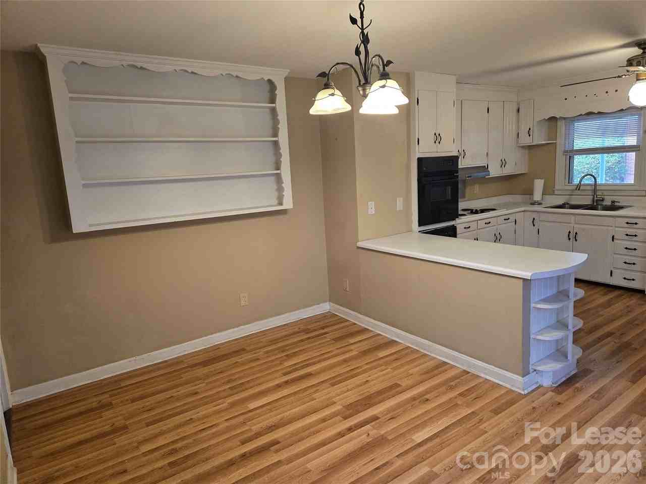 158 Crestview St - Photo 6 of 15