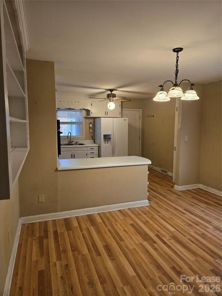 158 Crestview St - Photo 7 of 15