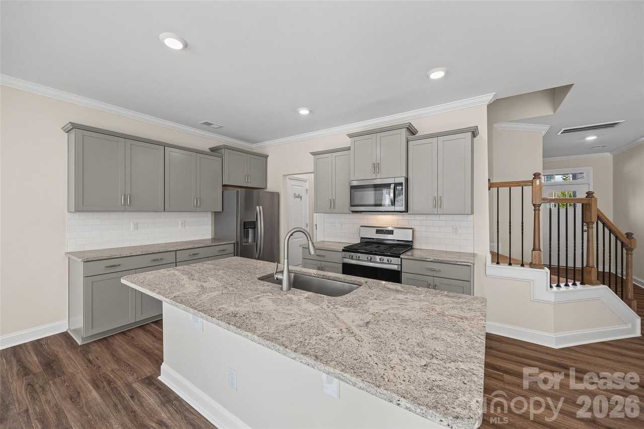 1018 Chicory Trce - Photo 6 of 40