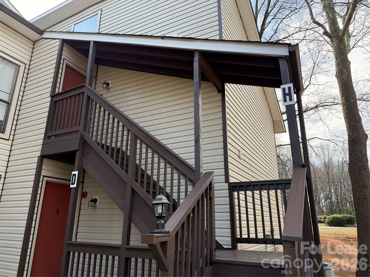 4617 Sharon Chase Dr Apt H - Photo 2 of 11