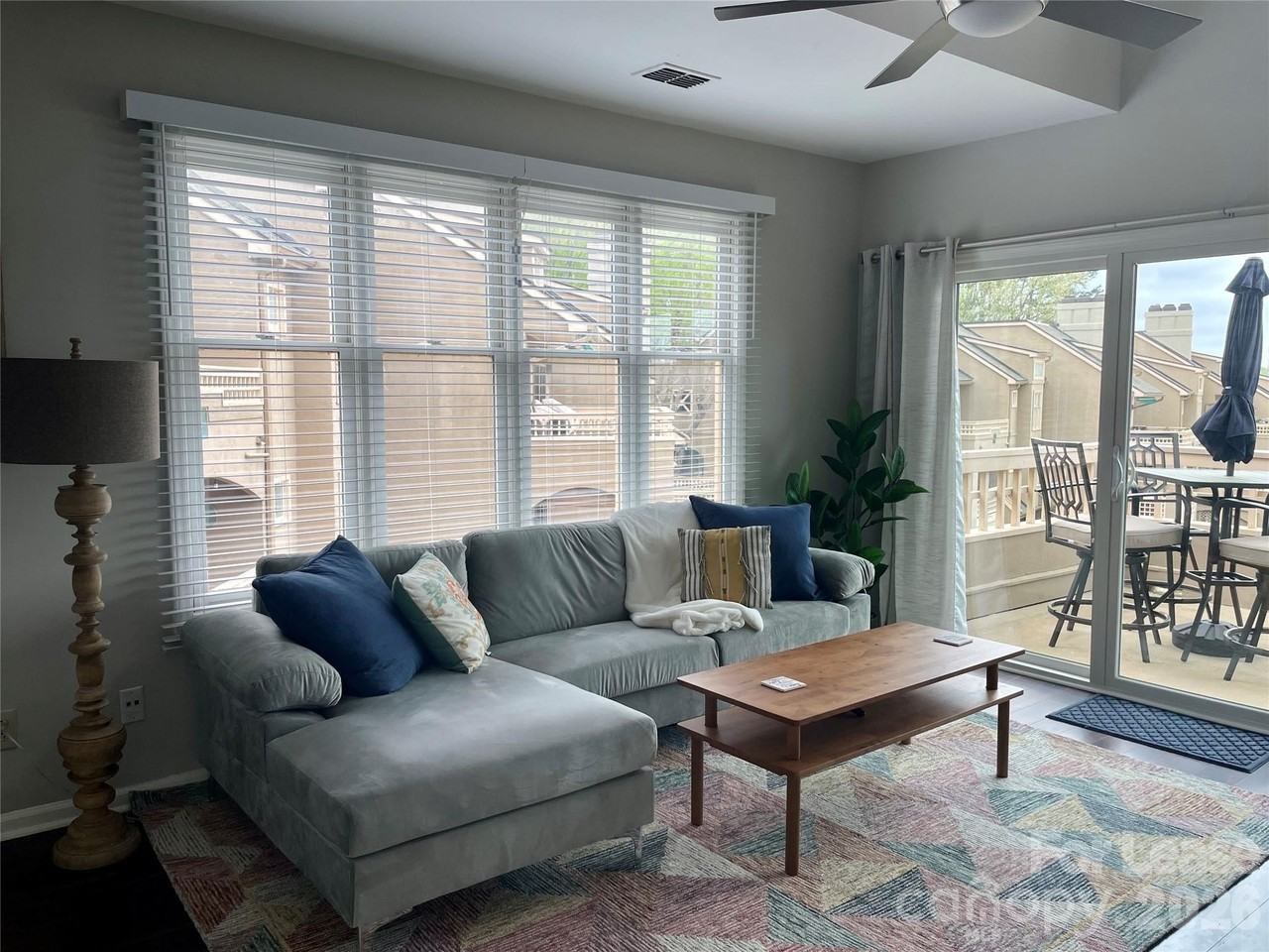 639 Portside Dr - Photo 4 of 32