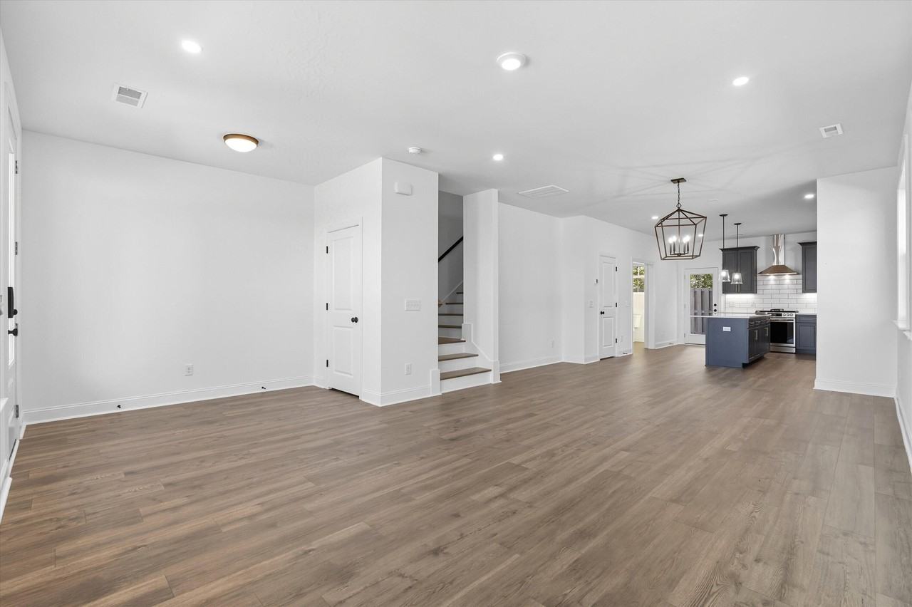 536 Hayes Park Blvd - Photo 3 of 25