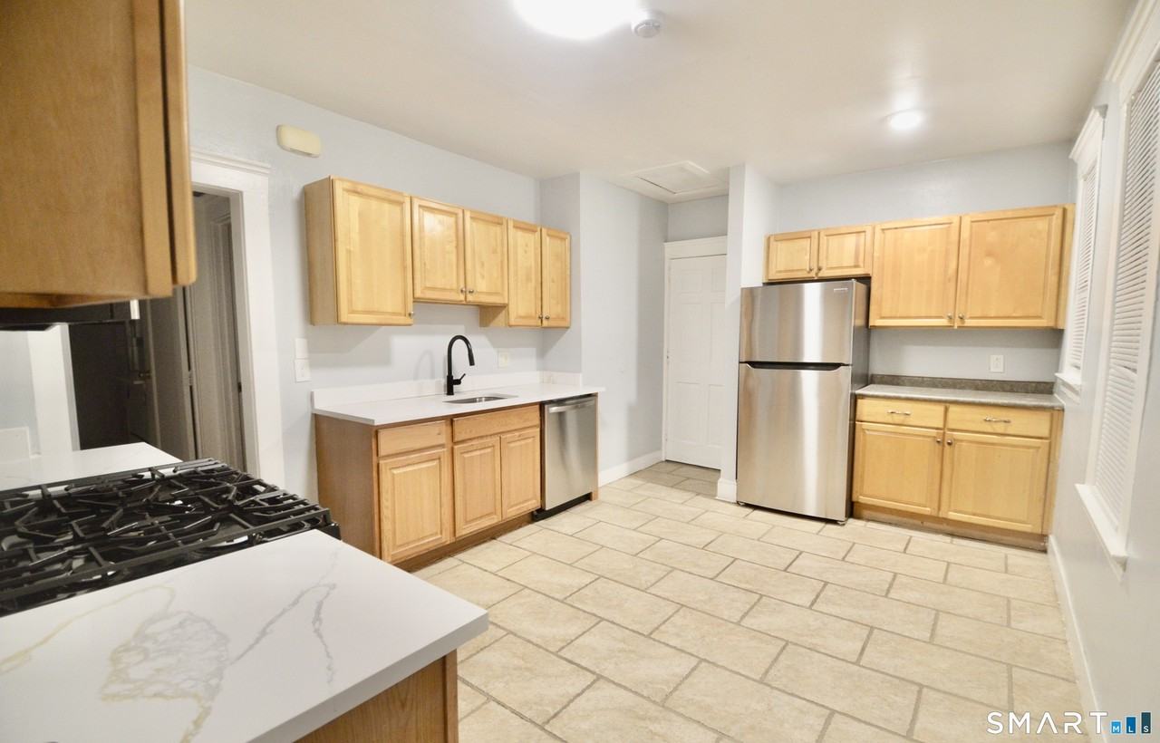 994 Campbell Ave - Photo 5 of 17