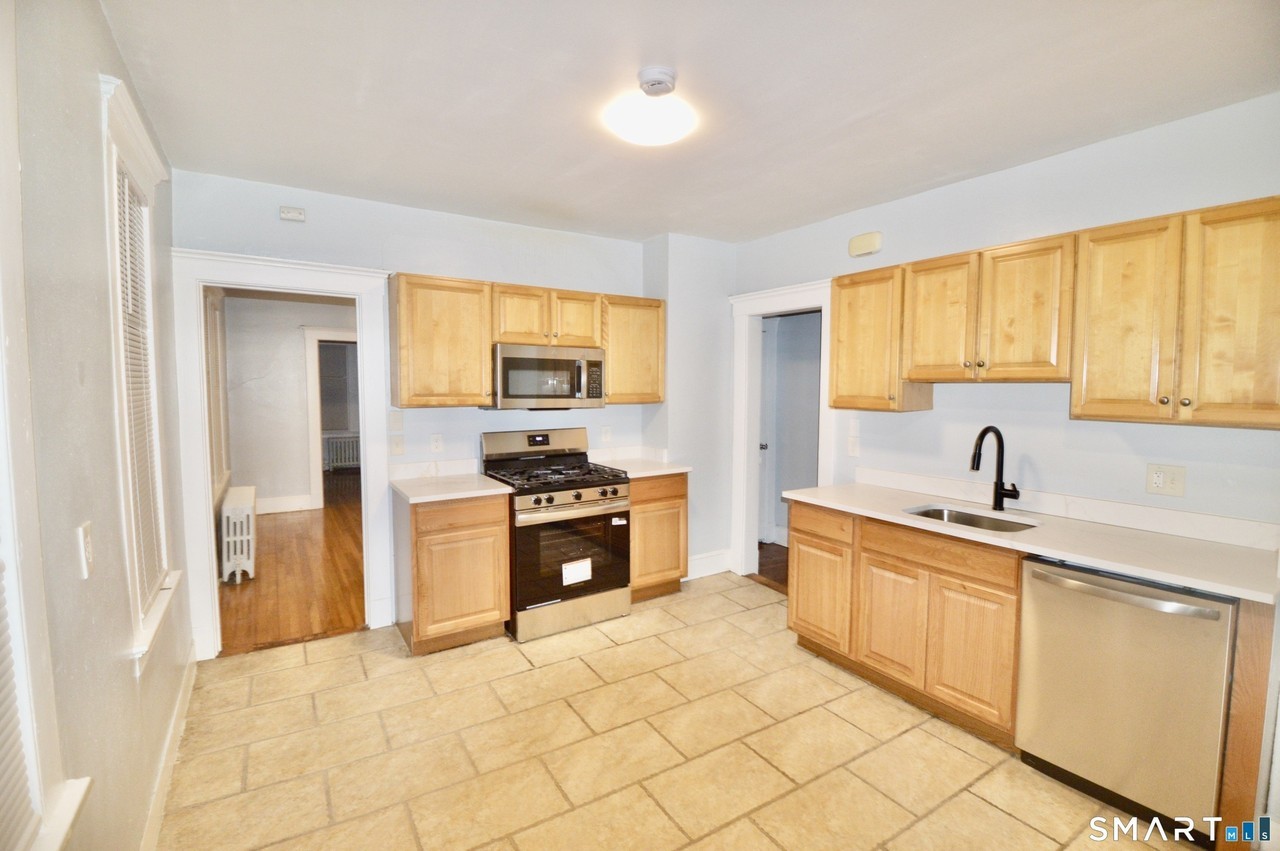994 Campbell Ave - Photo 7 of 17