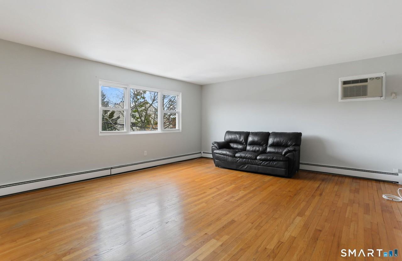 86 Harbor Dr - Photo 3 of 30