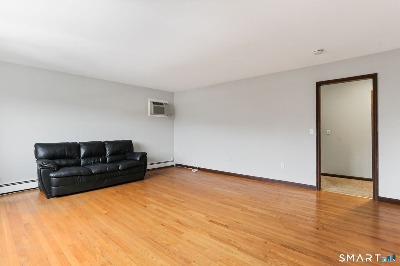 86 Harbor Dr - Photo 5 of 30