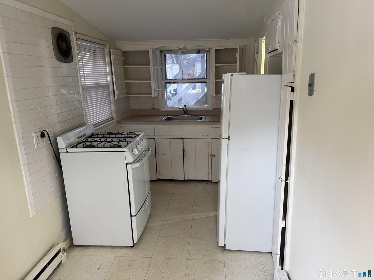 53 Glenwood Ave Apt 3 - Photo 5 of 10