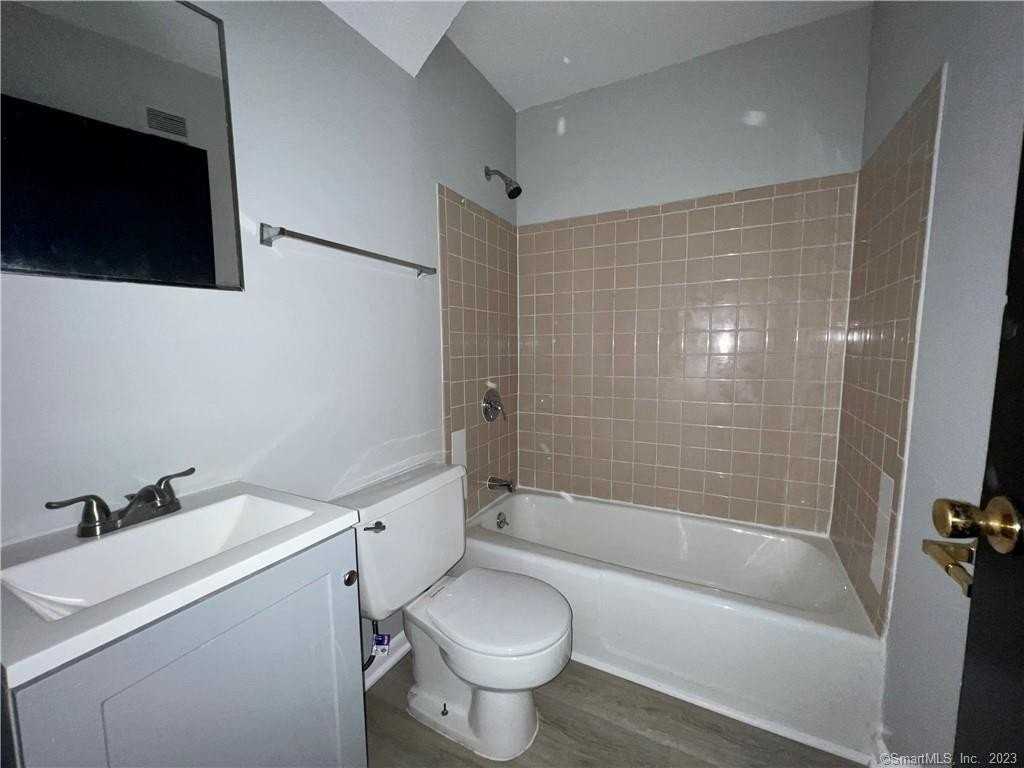 85-87 Union Ave Apt A4 - Photo 6 of 8