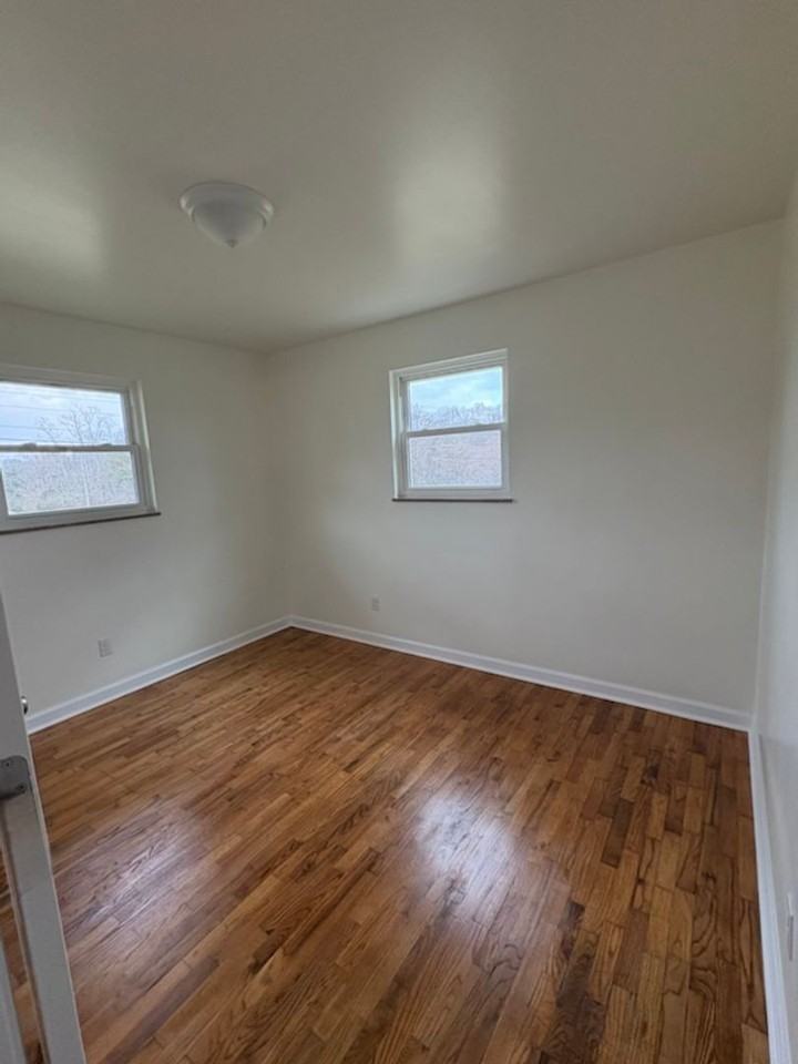 703 White Rd - Photo 7 of 14