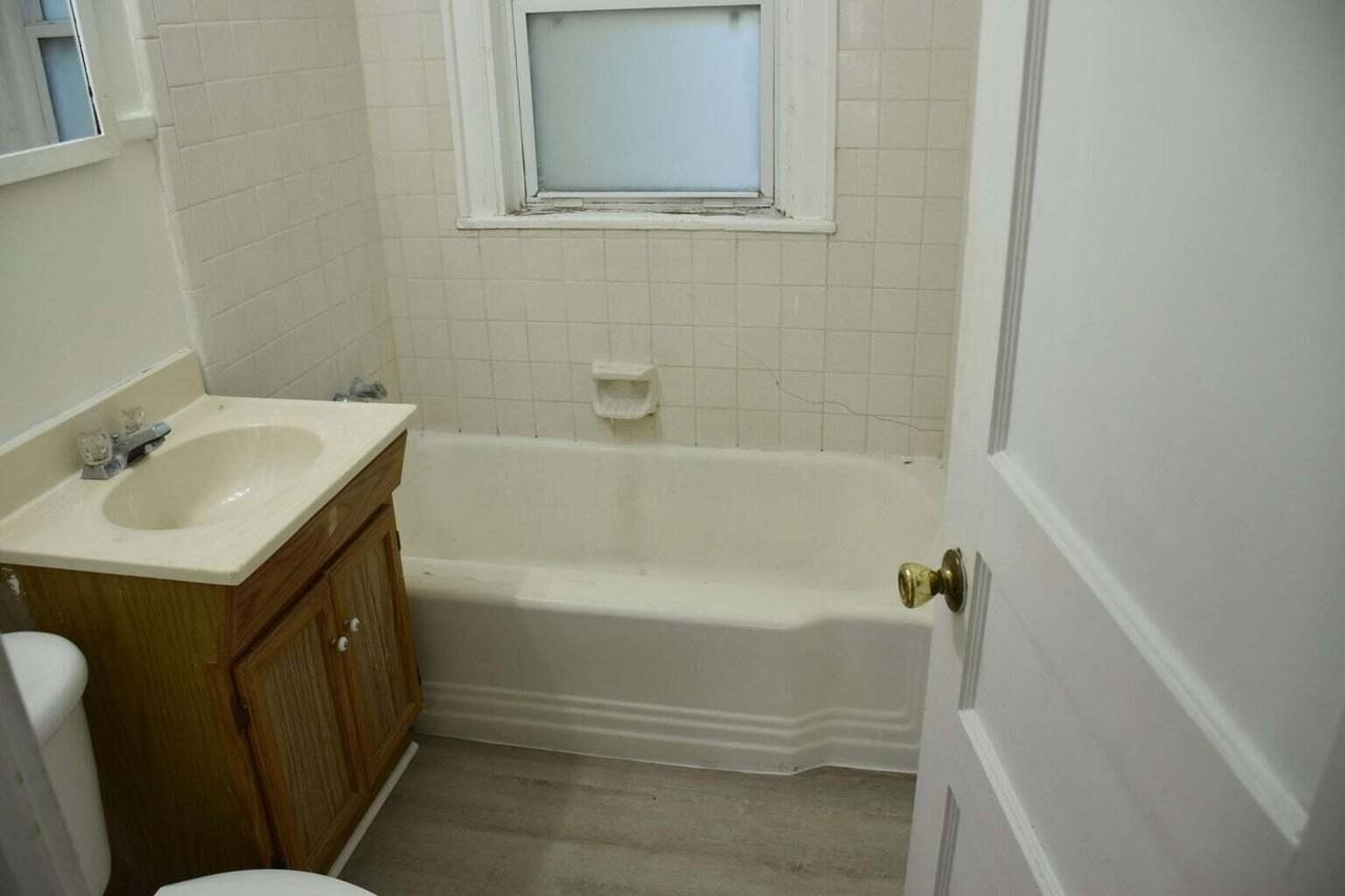 326 Dixie St - Photo 2 of 10