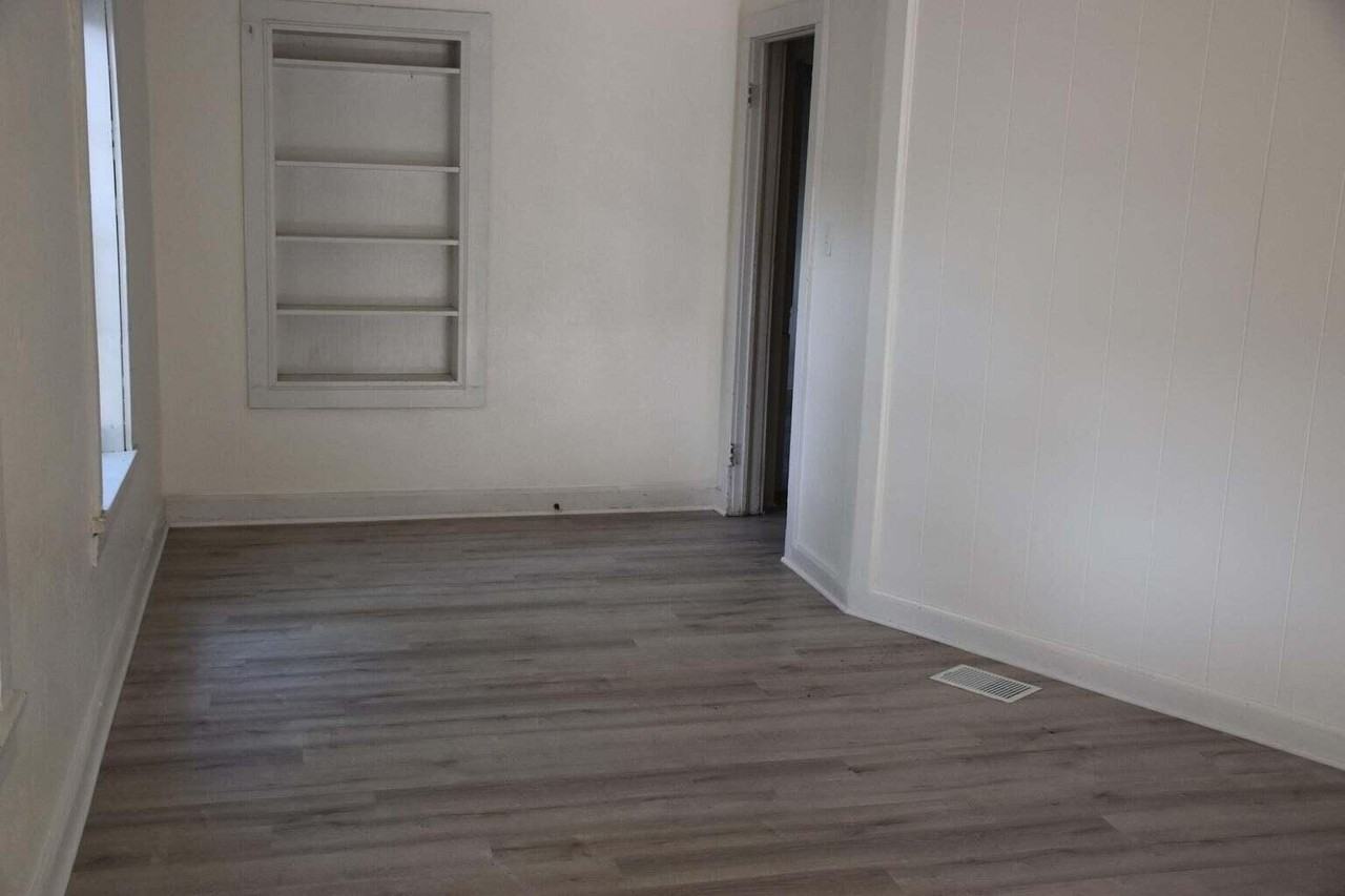 326 Dixie St - Photo 5 of 10