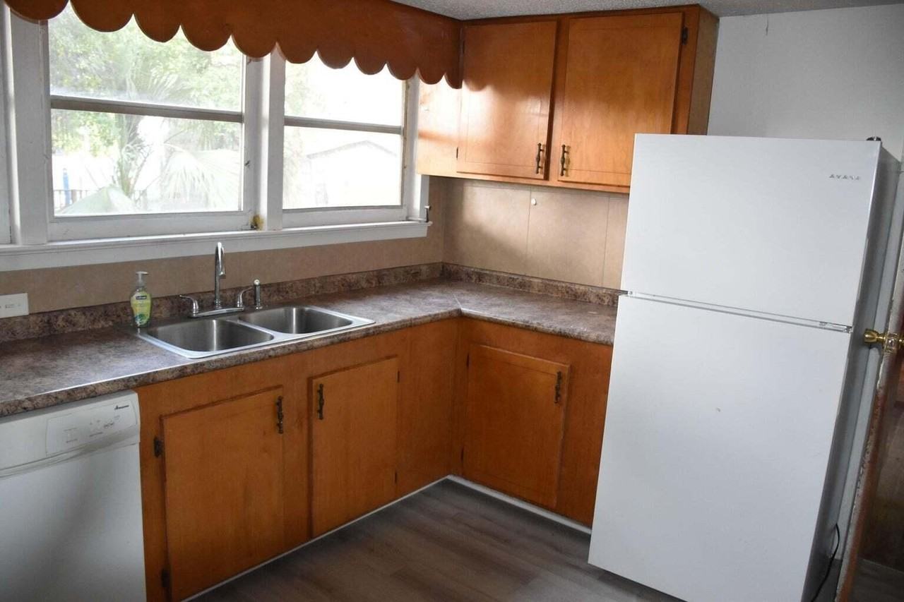 326 Dixie St - Photo 7 of 10