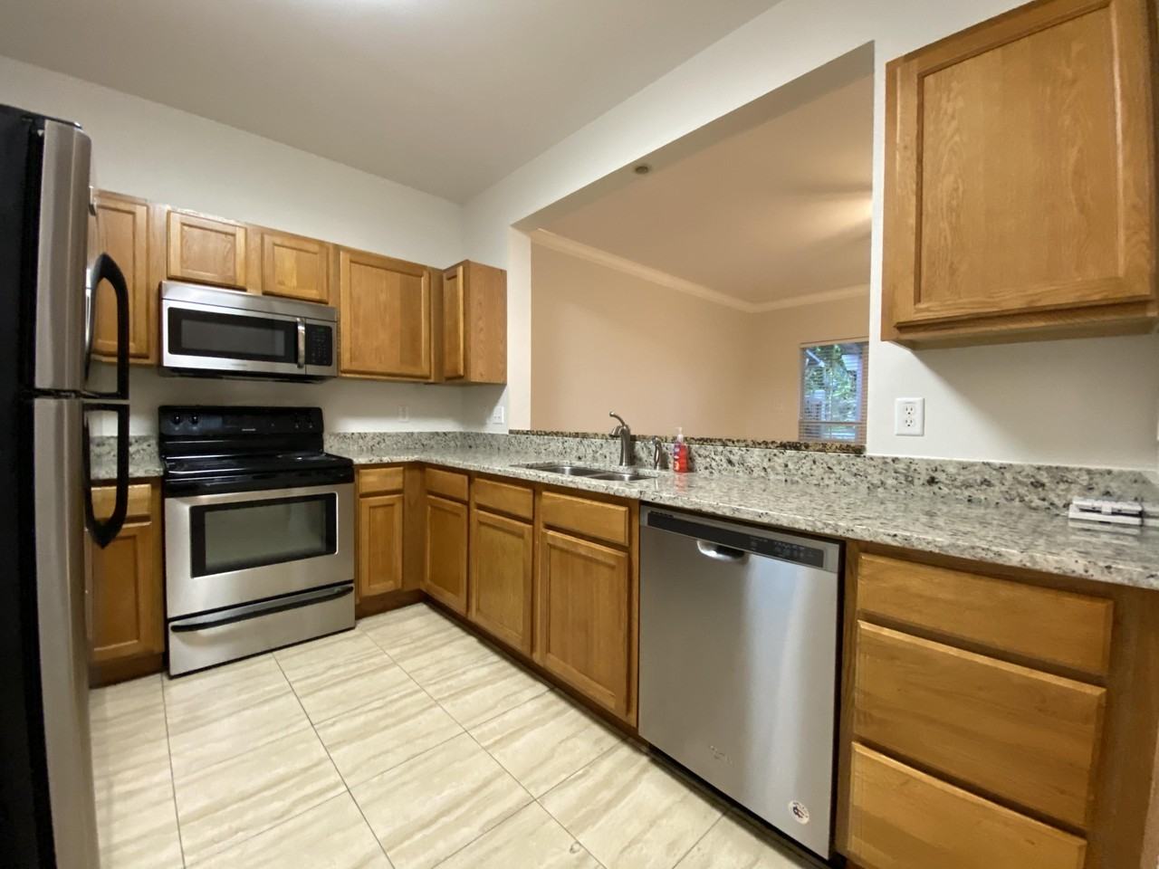 417 Twin Lakes Ln - Photo 4 of 19