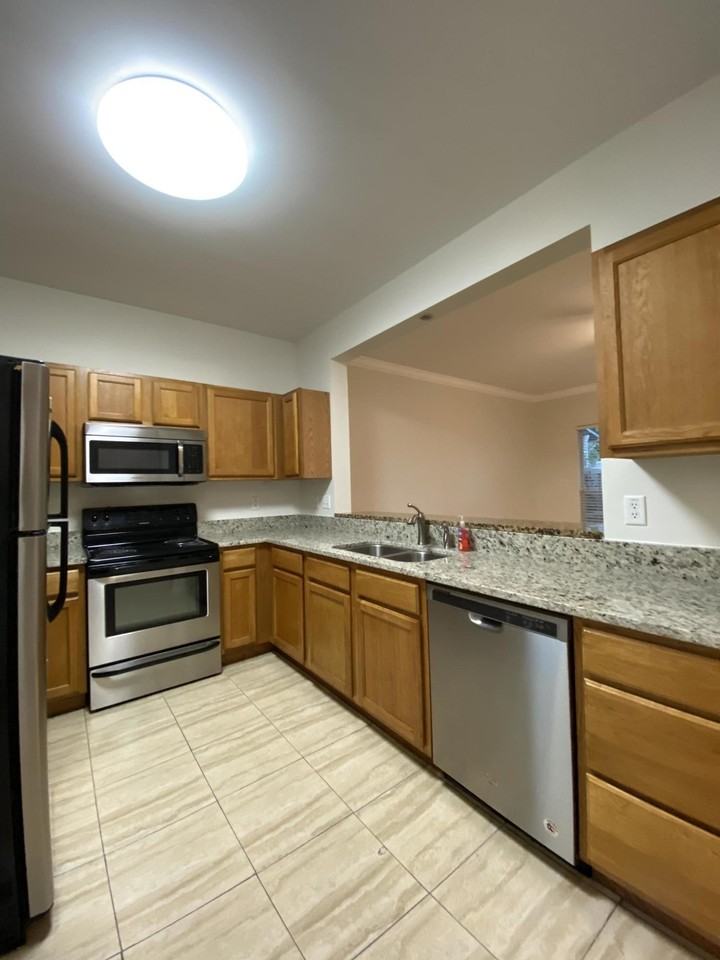 417 Twin Lakes Ln - Photo 5 of 19