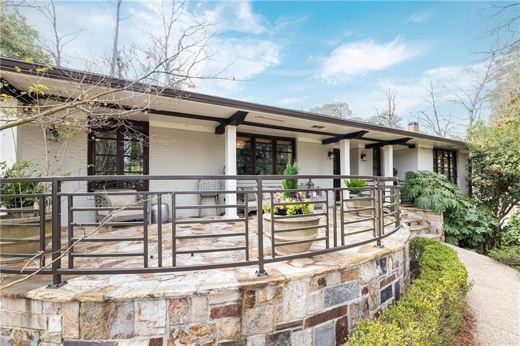 870 Wellesley Dr Nw - Photo 2 of 28