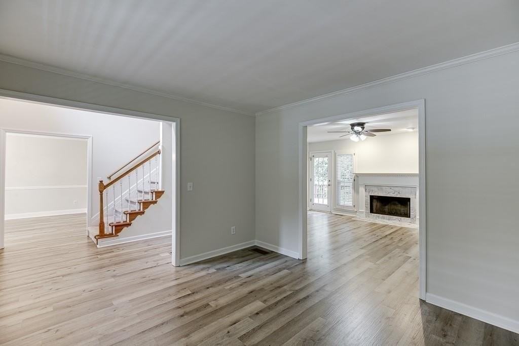 6655 Lake Run Dr - Photo 3 of 24