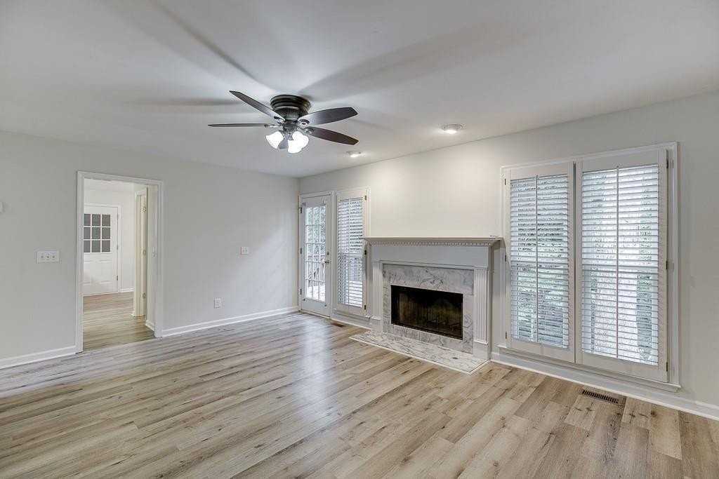 6655 Lake Run Dr - Photo 5 of 24