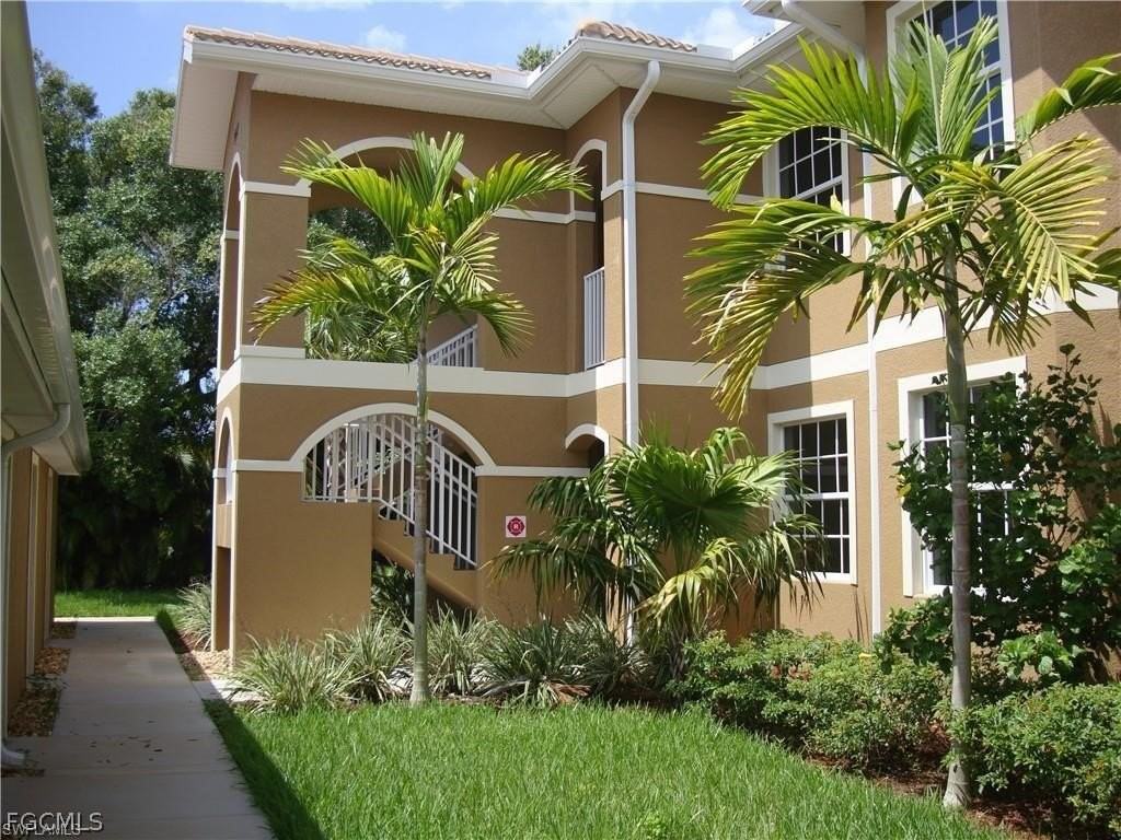 1096 Winding Pines Cir Unit 205 - Photo 5 of 33