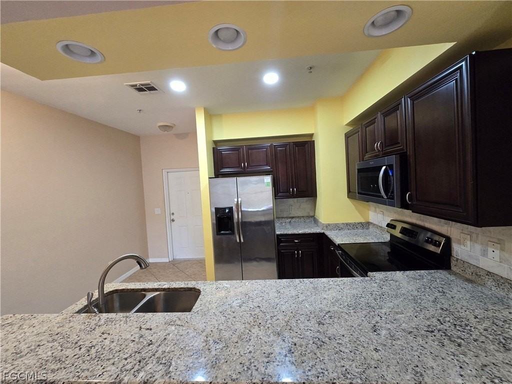 1096 Winding Pines Cir Unit 205 - Photo 7 of 33