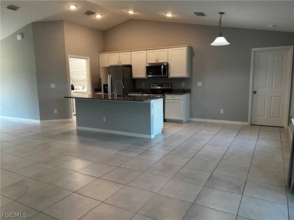 1011 Nw 22nd Ter - Photo 7 of 27