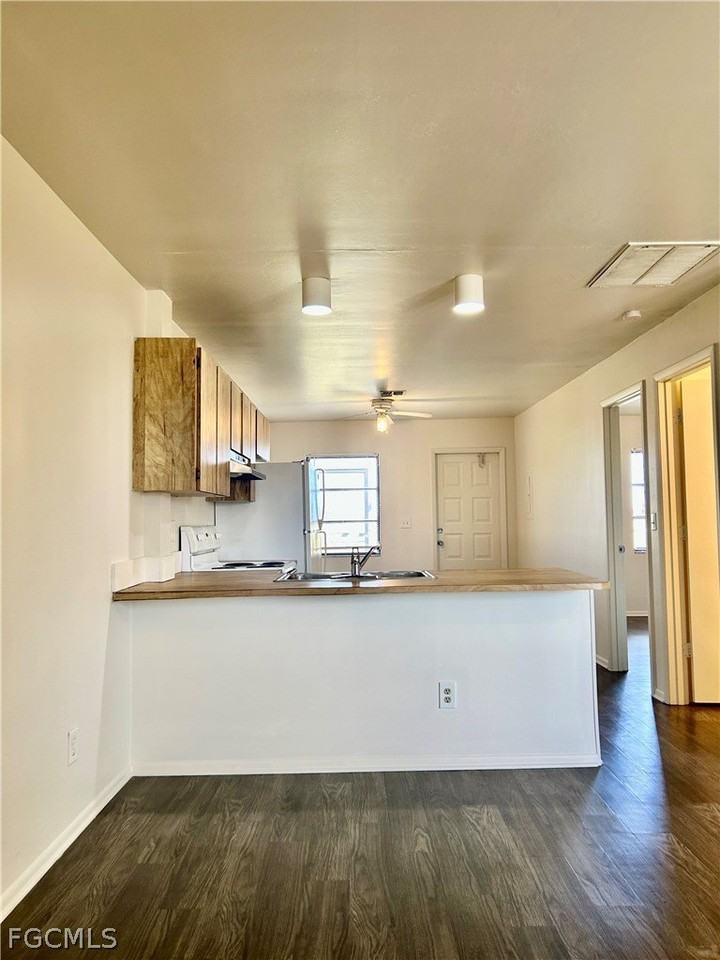 1606 Andalusia Blvd - Photo 4 of 8