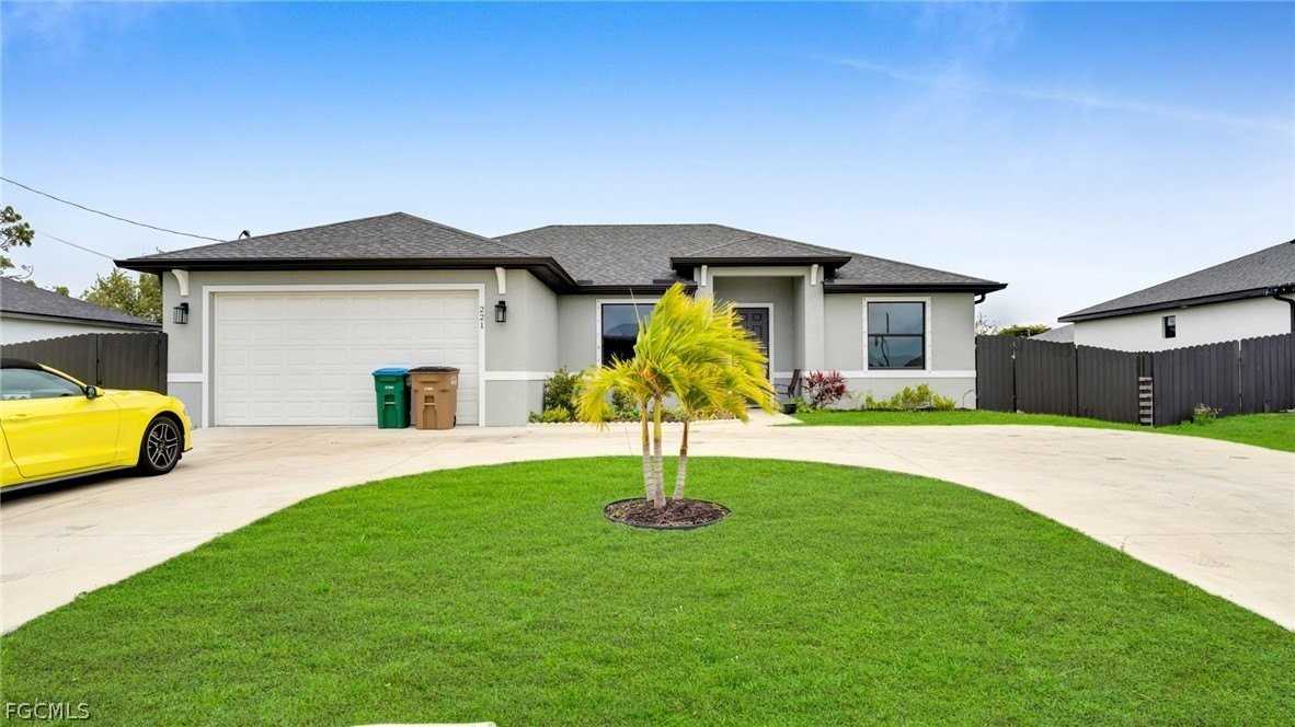 221 Chiquita Blvd N - Photo 2 of 31