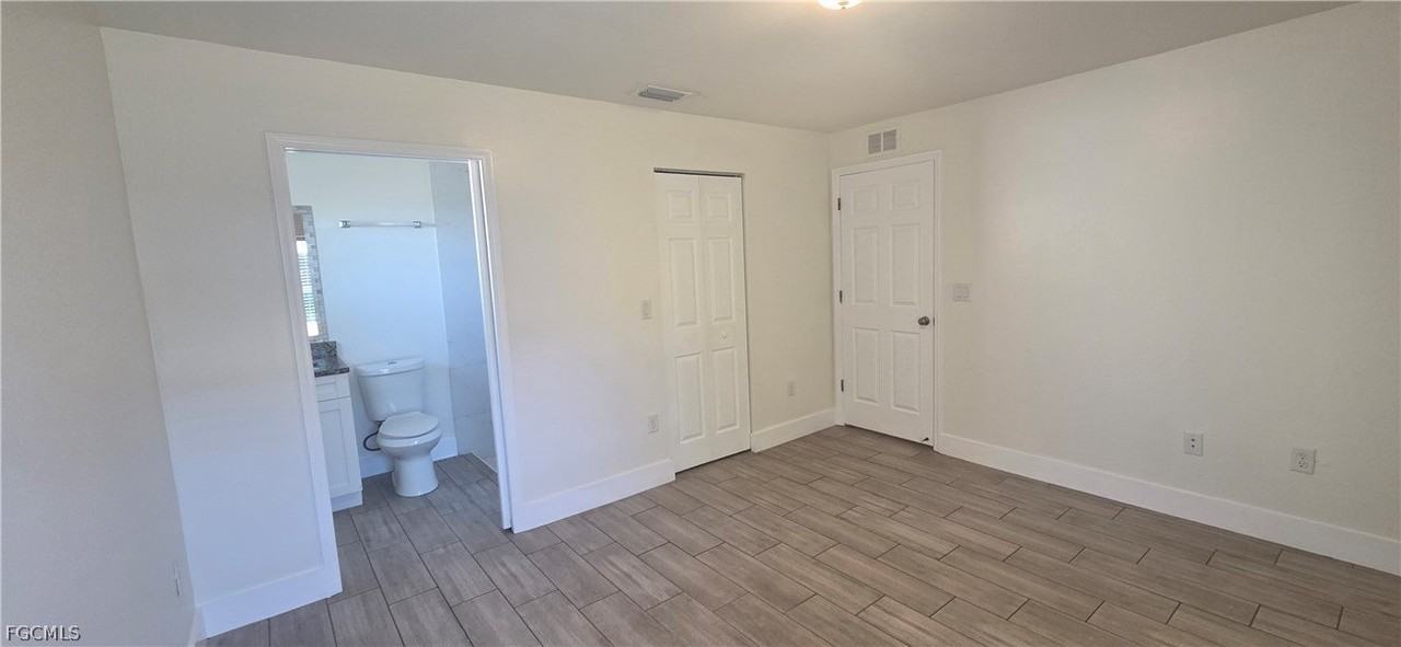 910 Sw 7th Ct - Photo 4 of 14