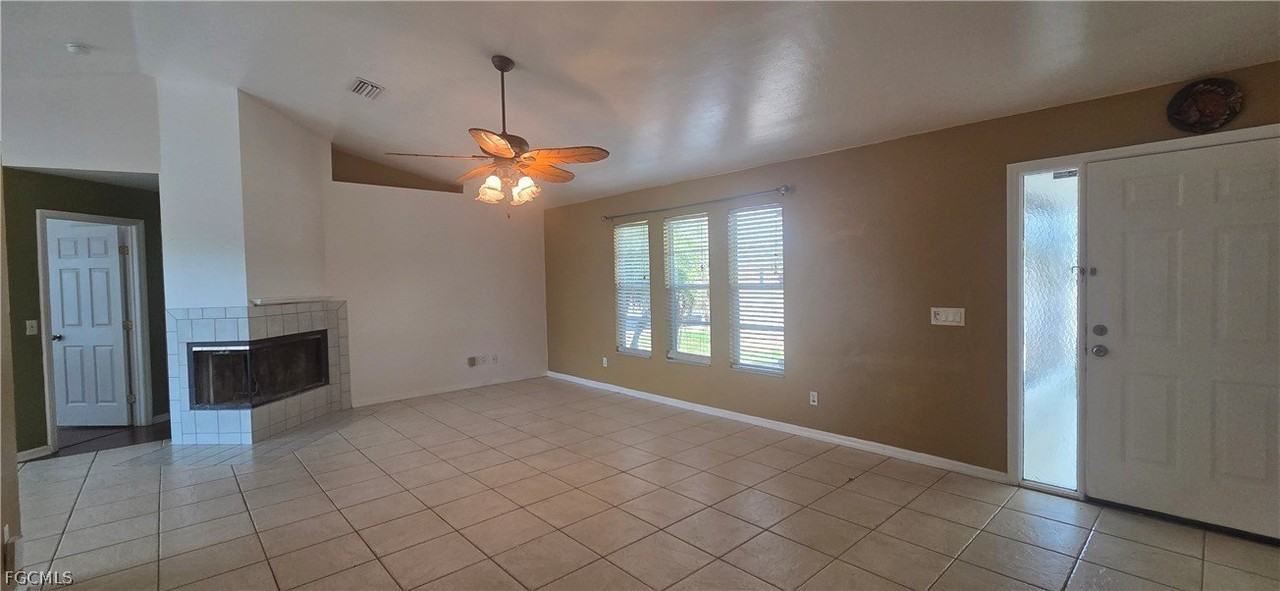 1828 Ne 13th Pl - Photo 4 of 27