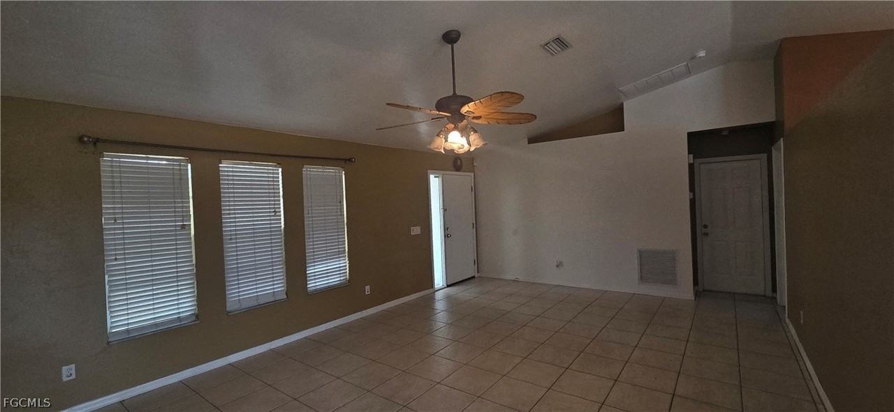 1828 Ne 13th Pl - Photo 5 of 27