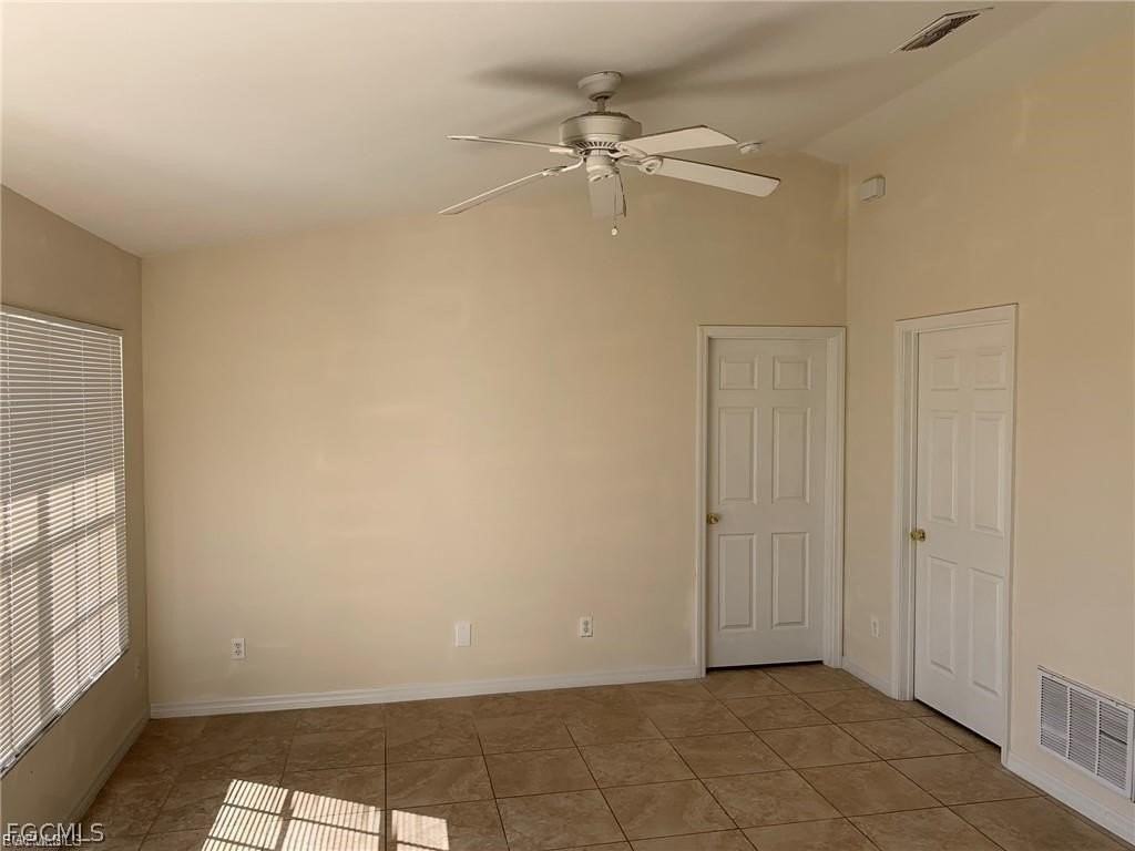 1908 Haviland Ave S - Photo 4 of 11