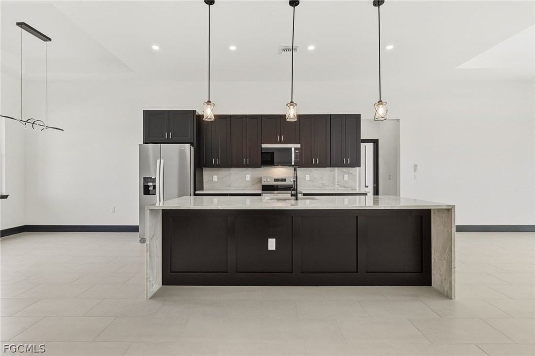 3015 3rd St Sw - Photo 4 of 23