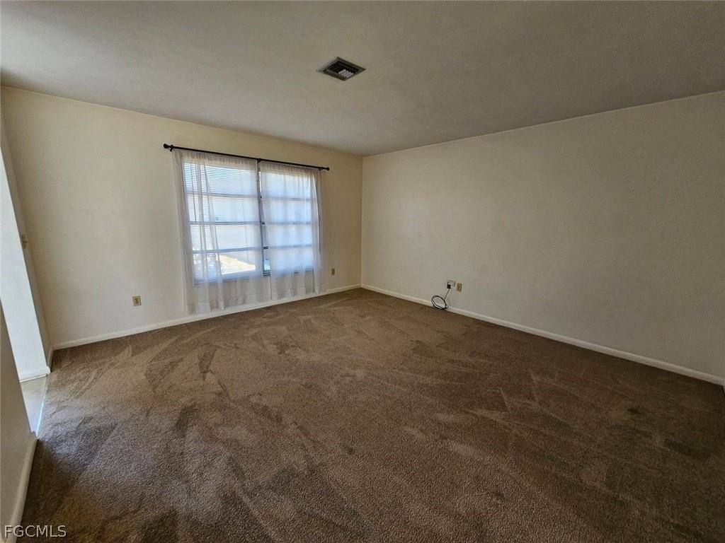 120 Sw Trafalgar Pkwy Apt 3 - Photo 3 of 19