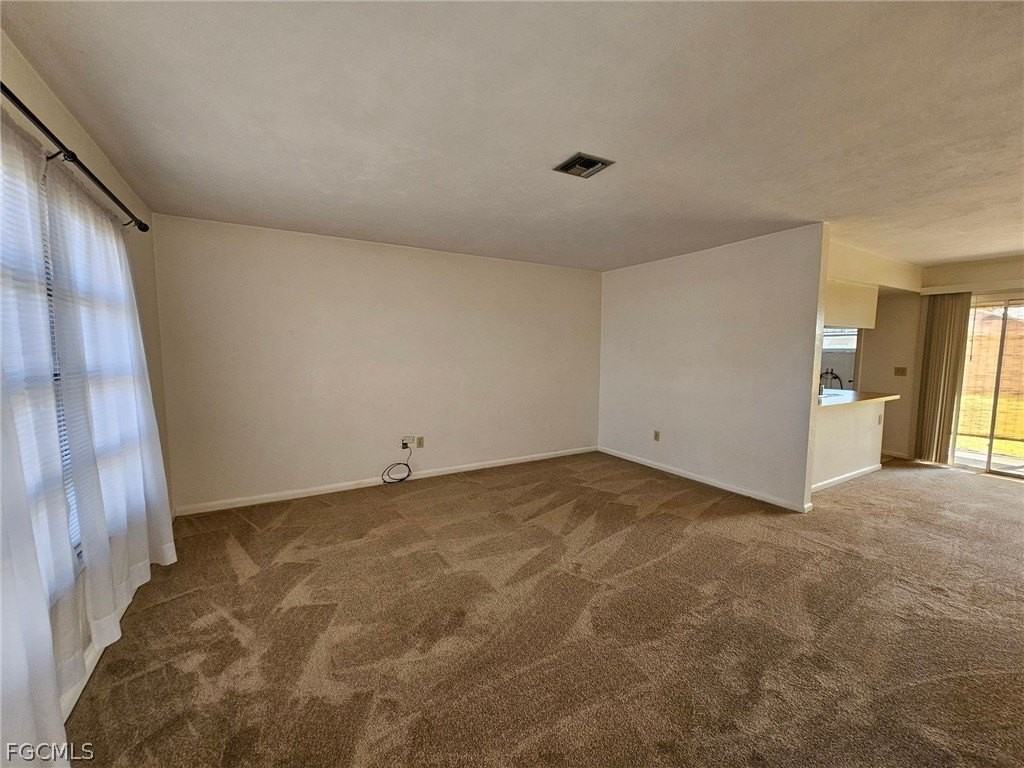 120 Sw Trafalgar Pkwy Apt 3 - Photo 7 of 19