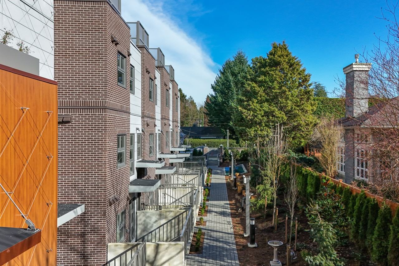 Hawthorne - 4575 Granville St - Photo 5 of 32