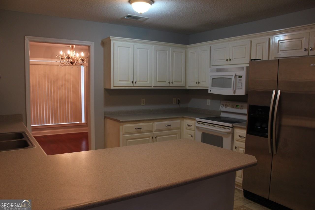 8052 Burkhalter Rd - Photo 4 of 19