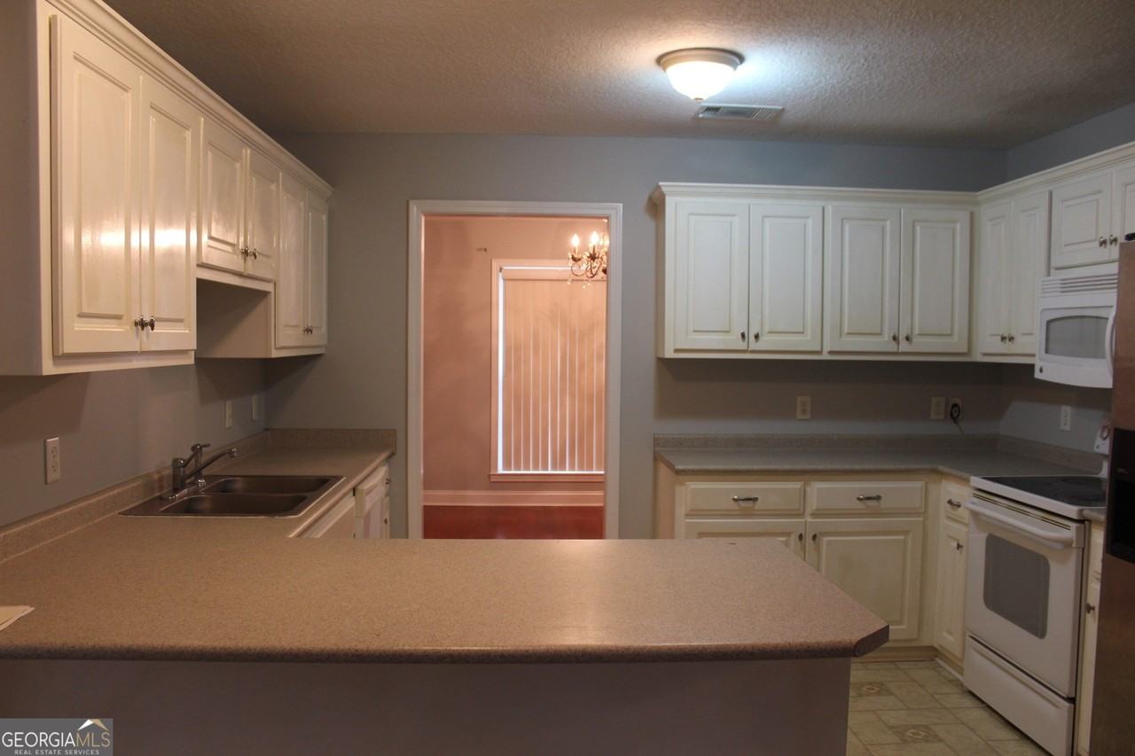 8052 Burkhalter Rd - Photo 5 of 19