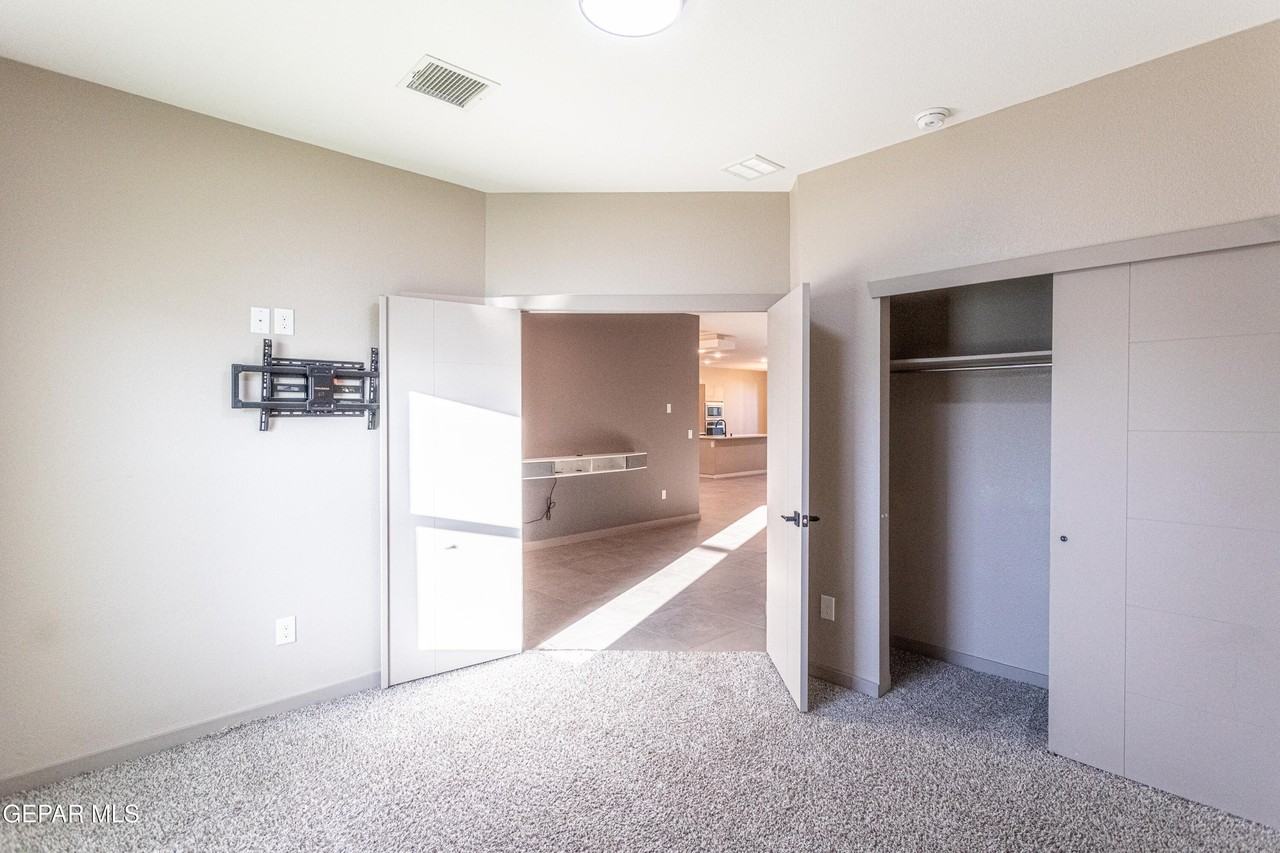 1792 Kayla Bree St - Photo 5 of 33