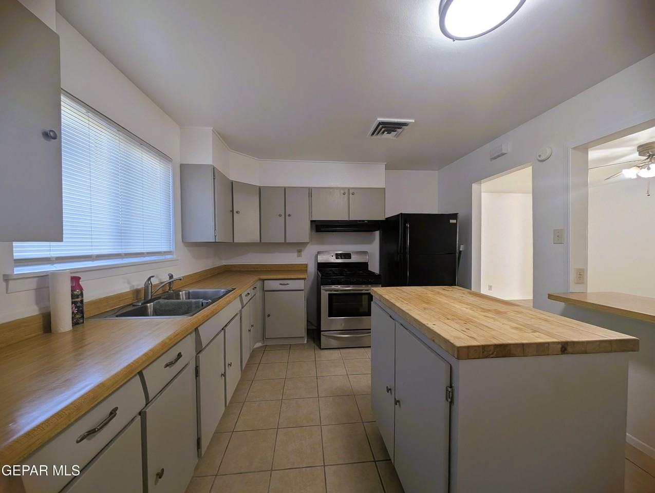 5804 Pickerel Dr - Photo 3 of 31