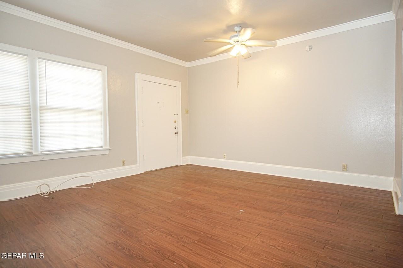 1503 N Kansas St Apt 2 - Photo 4 of 15