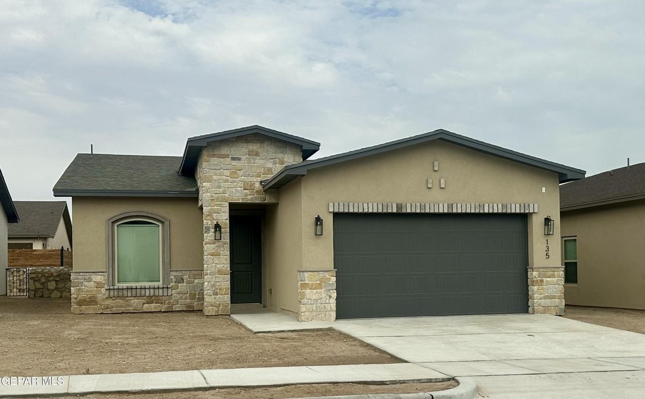 135 Bonnie Trl - Photo 2 of 22