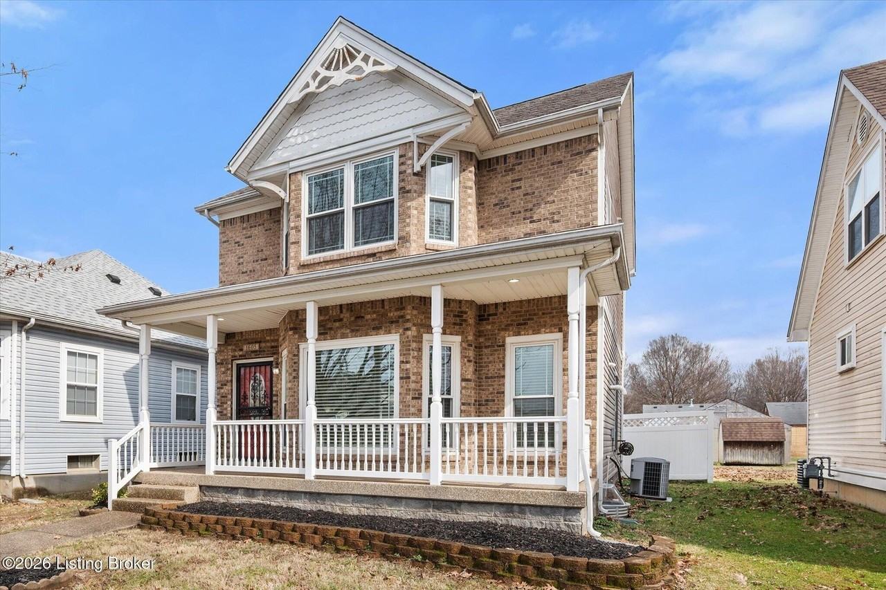 1605 S 32nd St - Photo 3 of 40