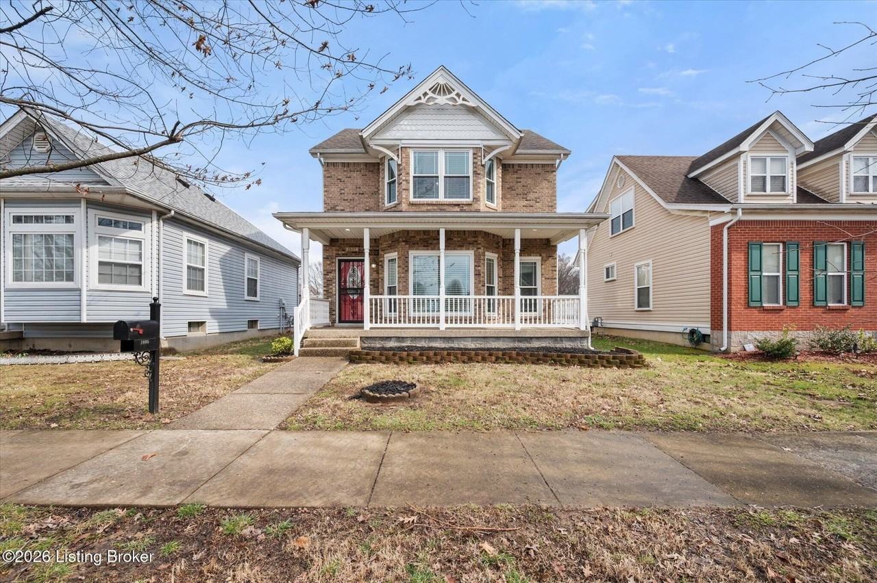 1605 S 32nd St - Photo 4 of 40