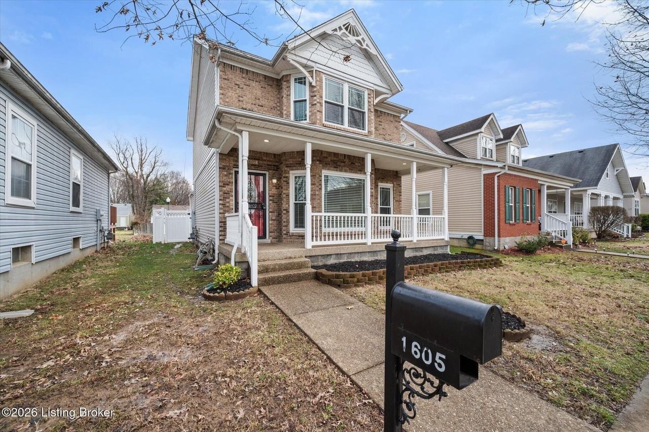 1605 S 32nd St - Photo 6 of 40