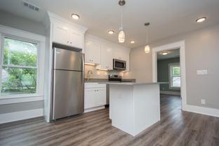 653 Lynn St Apt B #Apt B - Photo 1 of 1