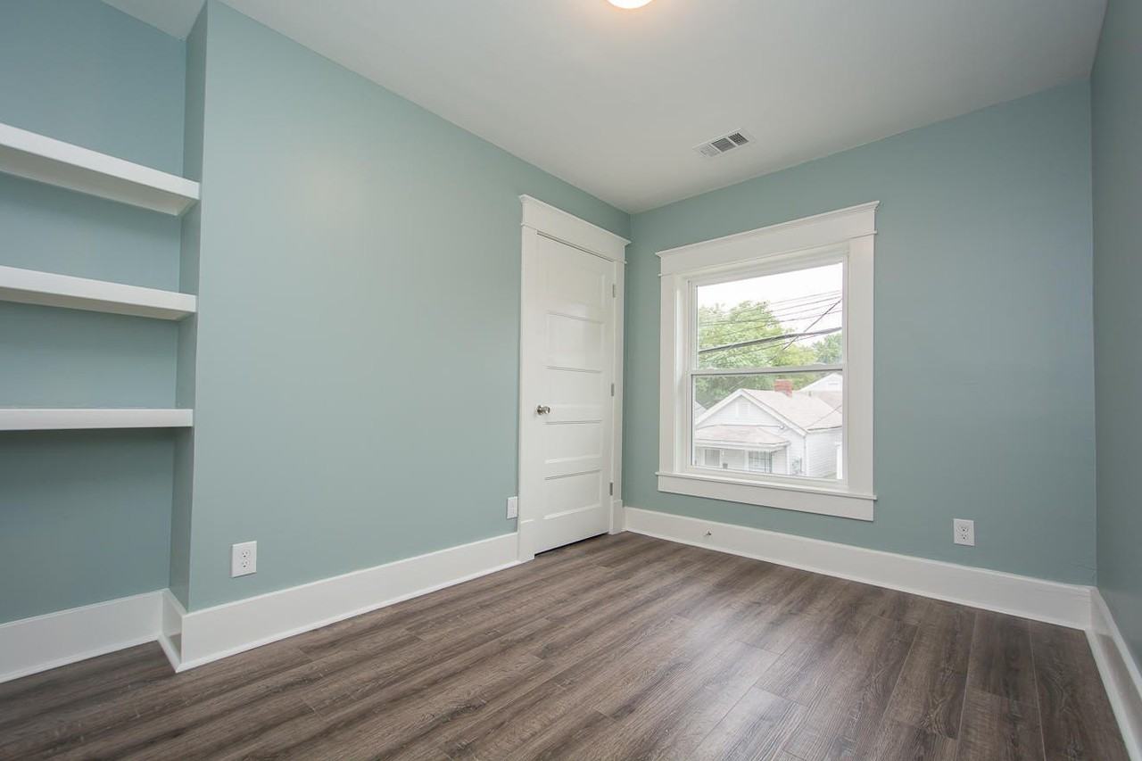 653 Lynn St Apt B - Photo 2 of 23