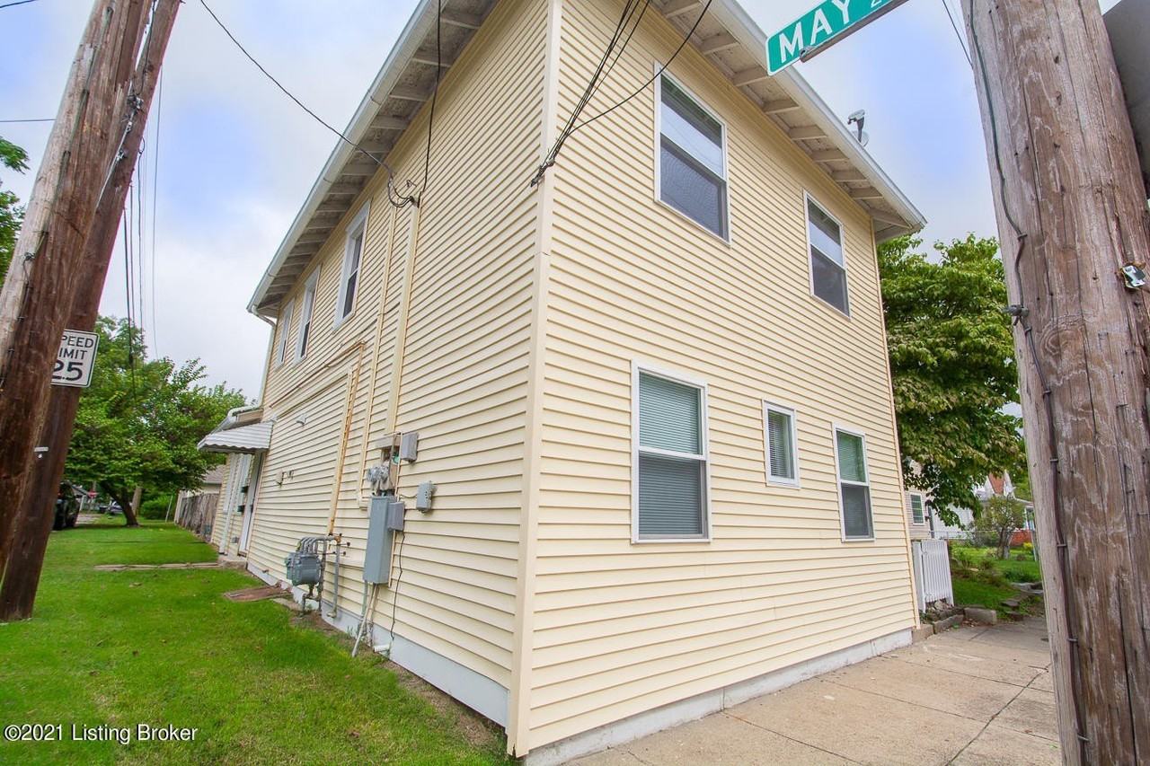 653 Lynn St Apt B - Photo 4 of 23