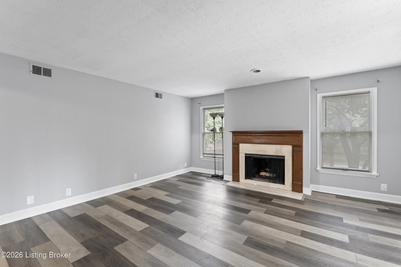 10331 Shelbyville Rd - Photo 4 of 22